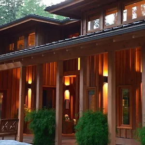 Bed & Breakfast Shades Of Jade &